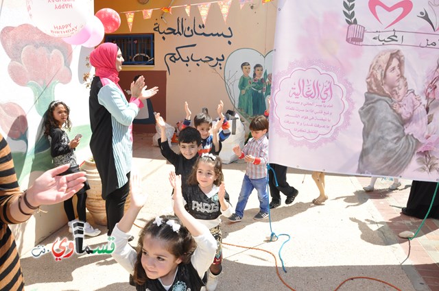 كفرقاسم – فيديو: بساتين الامل, السلام , والمحبة تحتفل بعيد الام على انغام عمو انس وجوقته ..